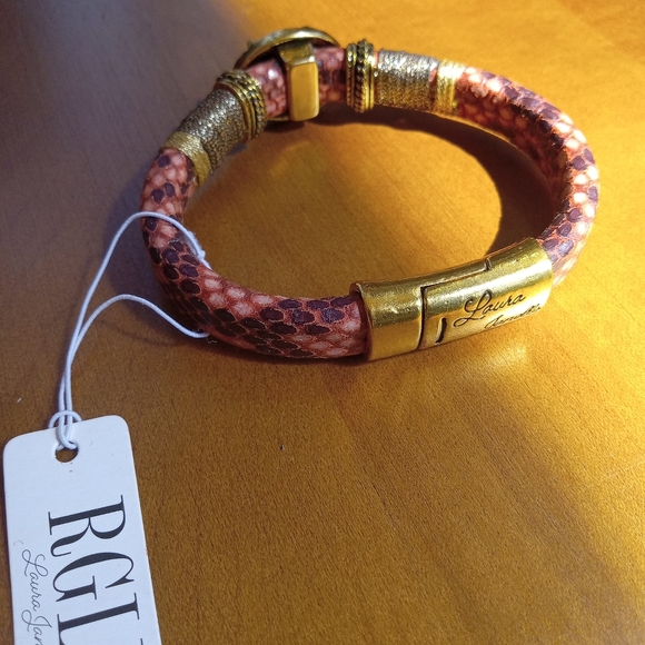 Laura Janelle Woman's Bracelet - Picture 3 of 9